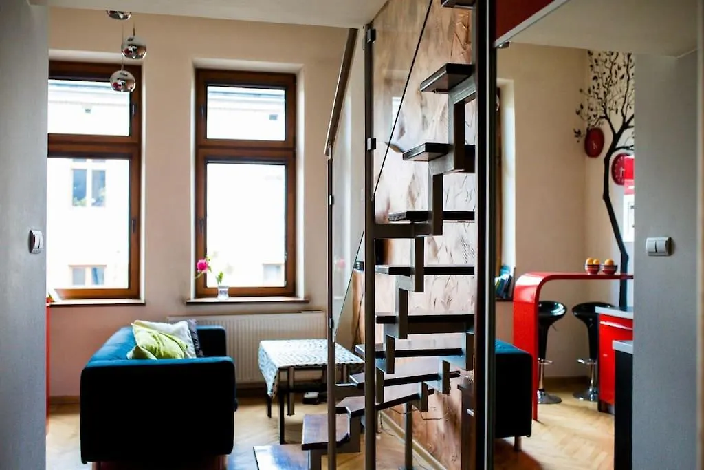 Studio In The Center -Easy Access From The Airport Krakow Apartment