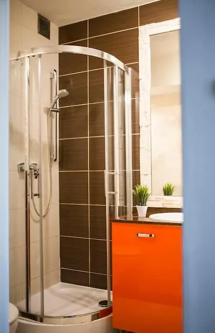 Studio In The Center -Easy Access From The Airport Krakow Apartment